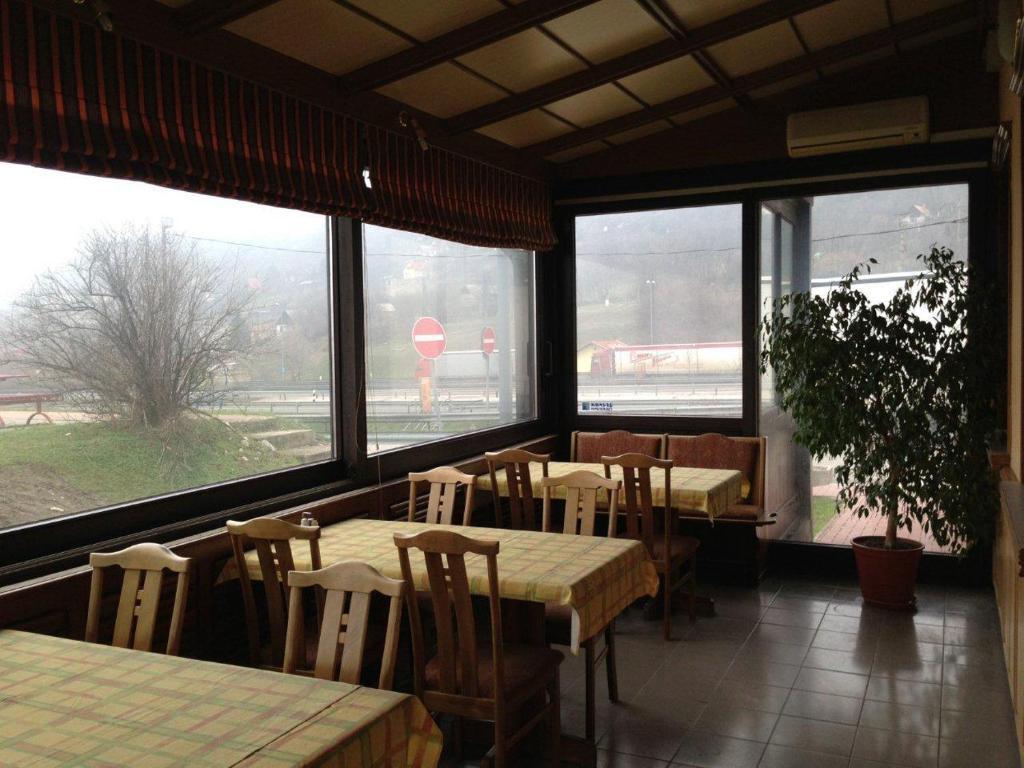 Panoráma Panzió Tatabánya Exterior foto
